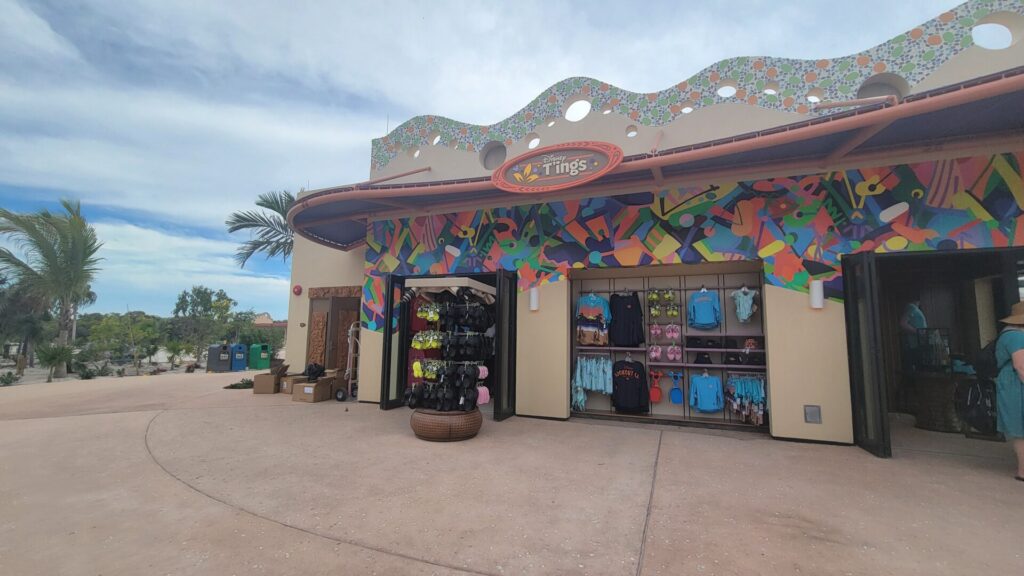 Disney Lookout Cay at Lighthouse Point Shop T'ings